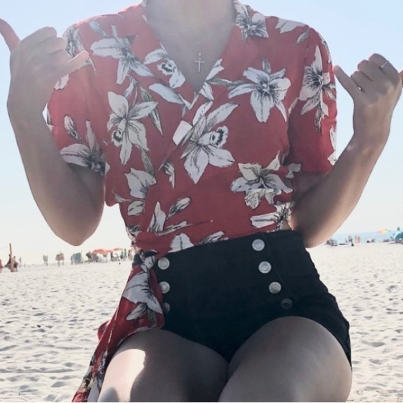 Forever 21 Women’s Cropped Wrap Tie Shirt - Picture 2 of 9